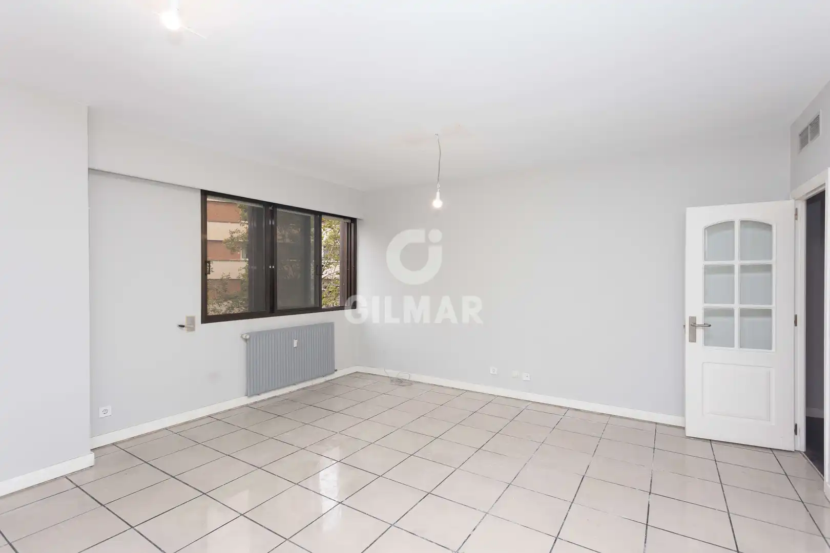 Habitación de Piso en venta en Madrid con Calefacción
