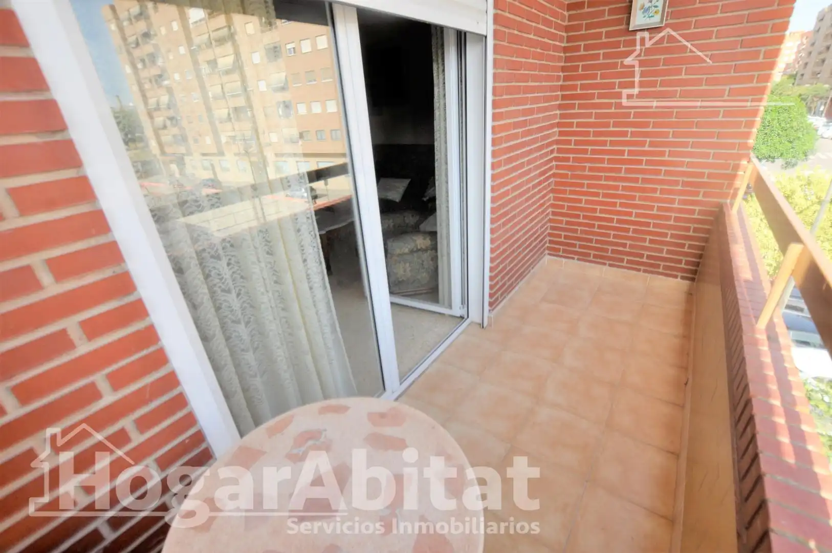 Vista exterior de Pis en venda en Valencia amb Terrassa, Moblat i Alarma