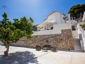 Vista exterior de Casa o xalet de lloguer en Almuñécar amb Aire condicionat, Jardí privat i Terrassa