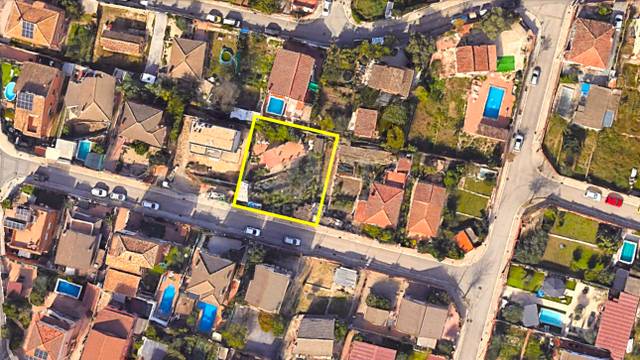 Terreno residencial en Venta en  Calle garrotxa 8, 8 en Els Avets - Can Serrafossà - Ximelis