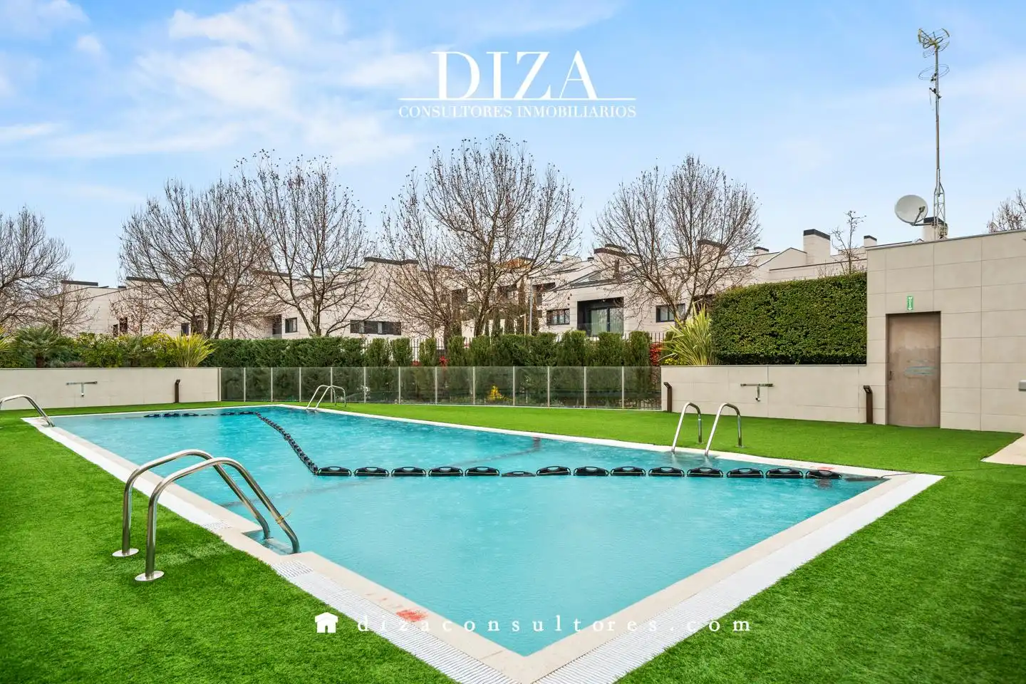 Vista exterior de Casa o chalet en venta en La Moraleja con Aire acondicionado, Calefacción y Jardín privado