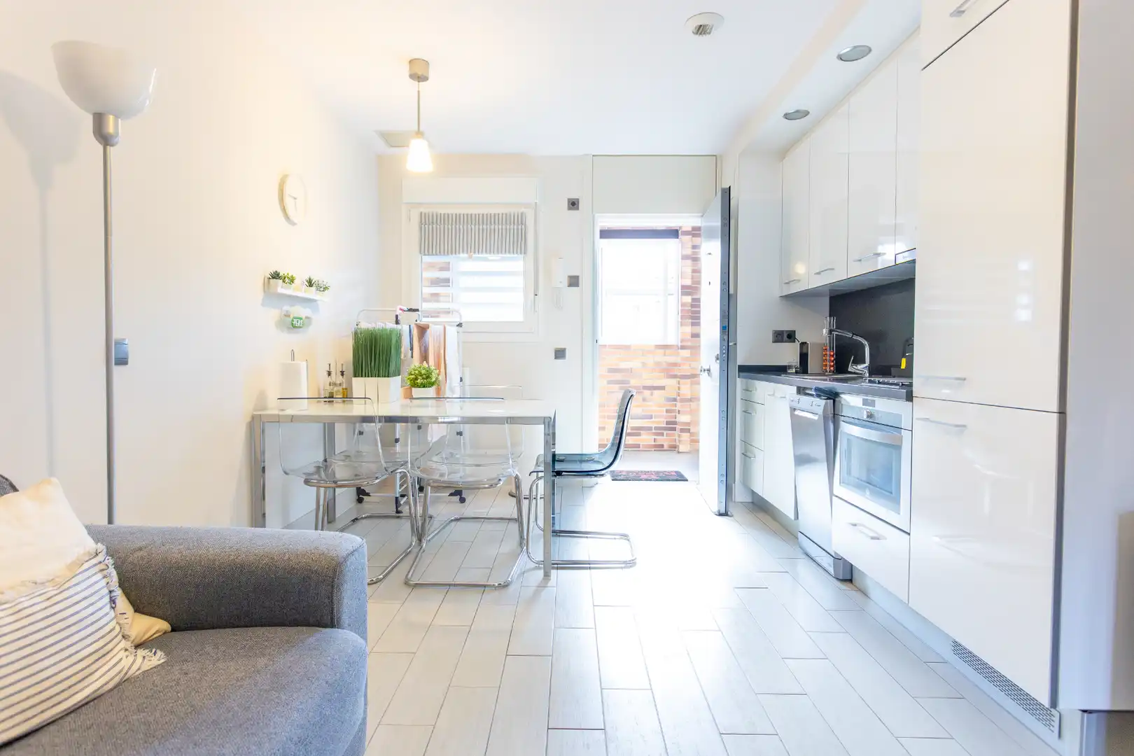 Flat with terrace to rent in Calle Real de San Sebastián, imagen 3