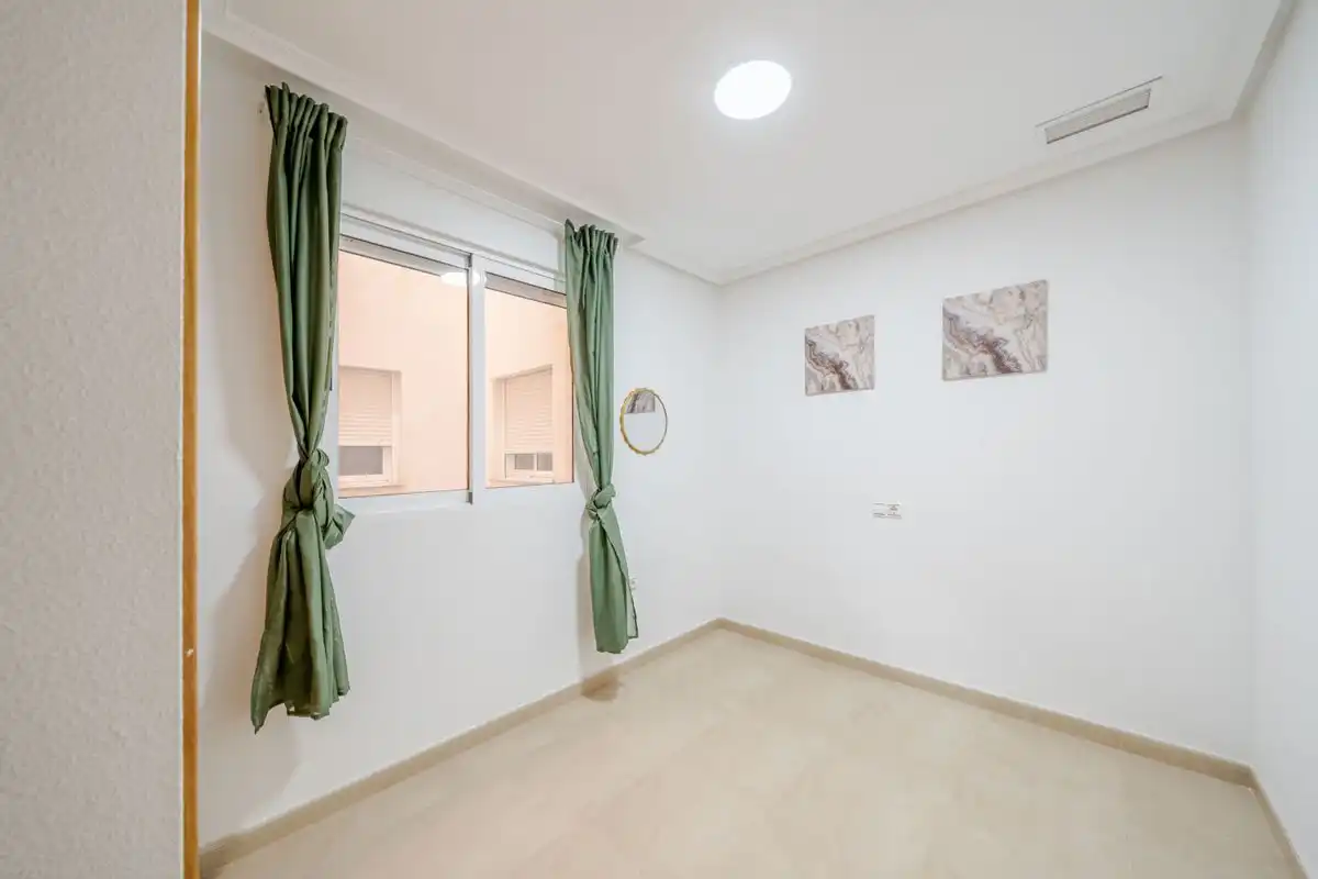 Flat with lift for sale in Calle Campoamor, imagen 19