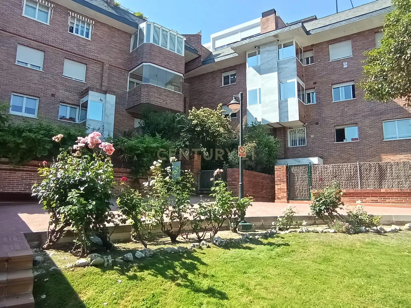 Vista exterior de Apartamento de alquiler en Majadahonda con Trastero, Horno y Lavadora