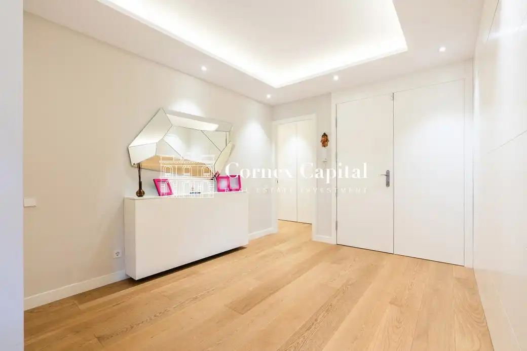 Vista exterior de Piso en venta en Barcelona con Aire acondicionado, Calefacción y Terraza