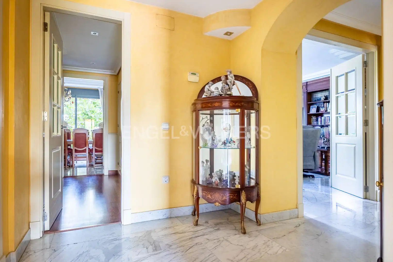 Flat for sale in Sevilla  with Air Conditioner, Heating and Private garden