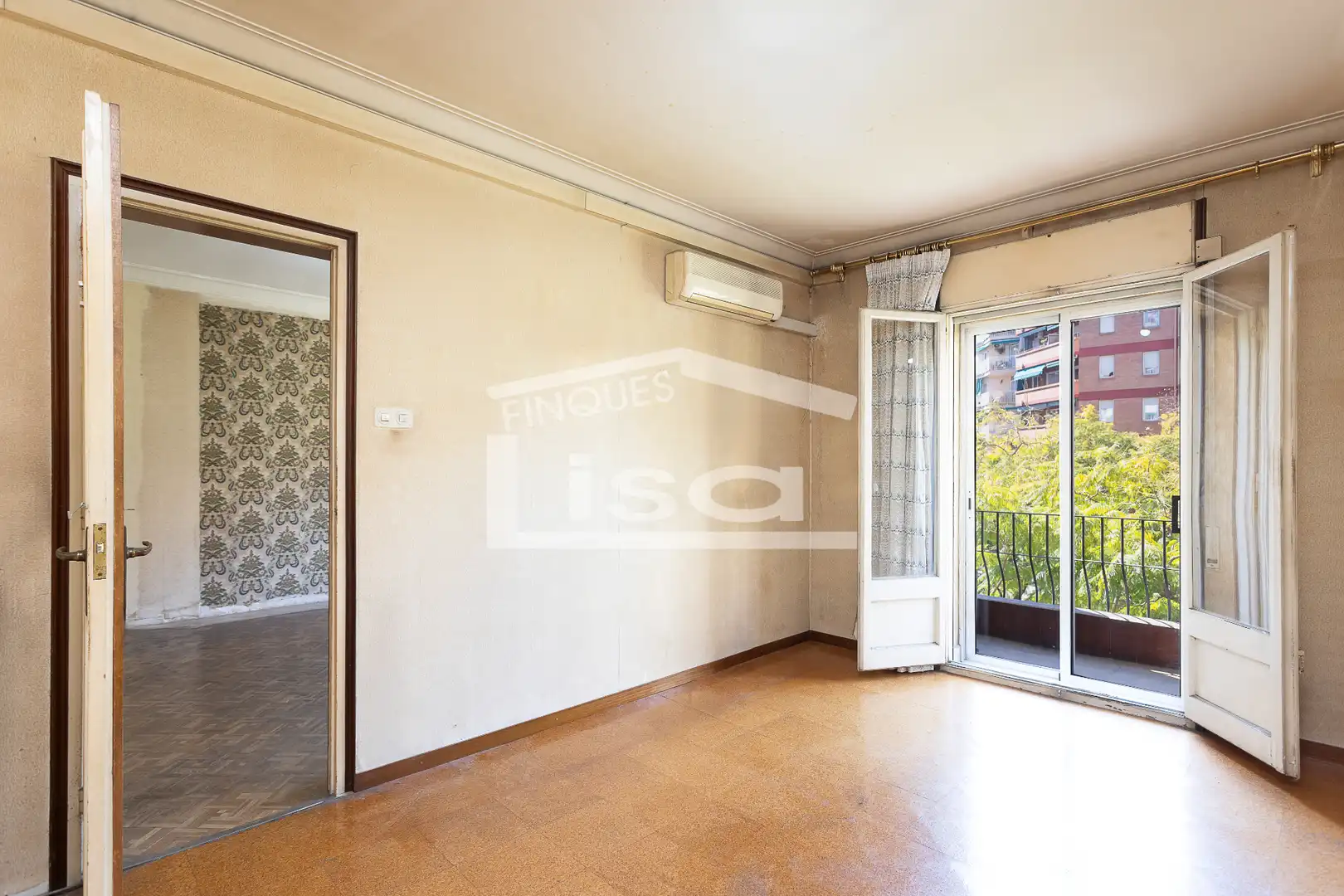 Habitación de Piso en venta en Barcelona con Calefacción, Trastero y Balcón