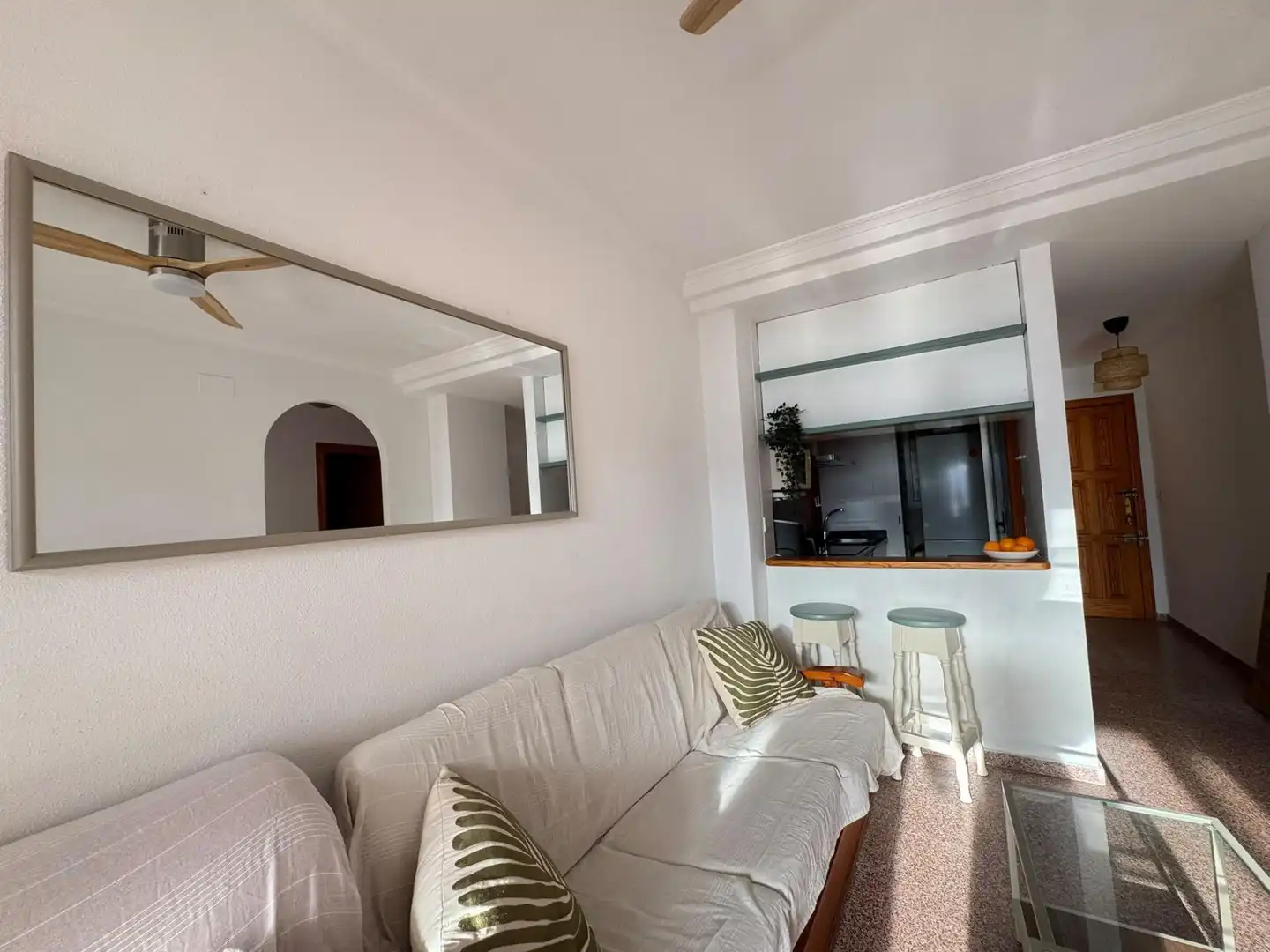 Sala de estar de Apartamento de alquiler en Elche / Elx con Aire acondicionado, Terraza y Amueblado