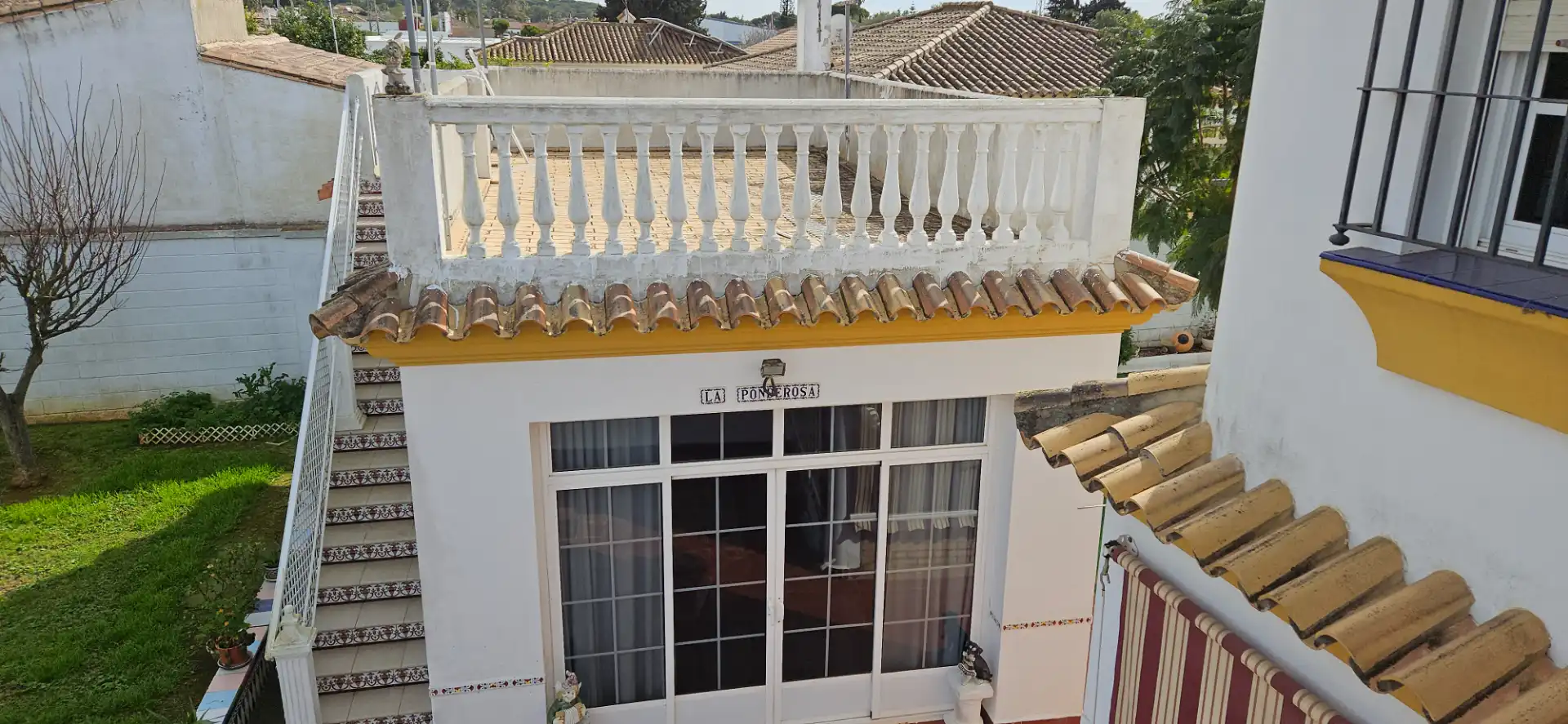 Vista exterior de Casa o xalet en venda en Chiclana de la Frontera amb Aire condicionat, Calefacció i Jardí privat