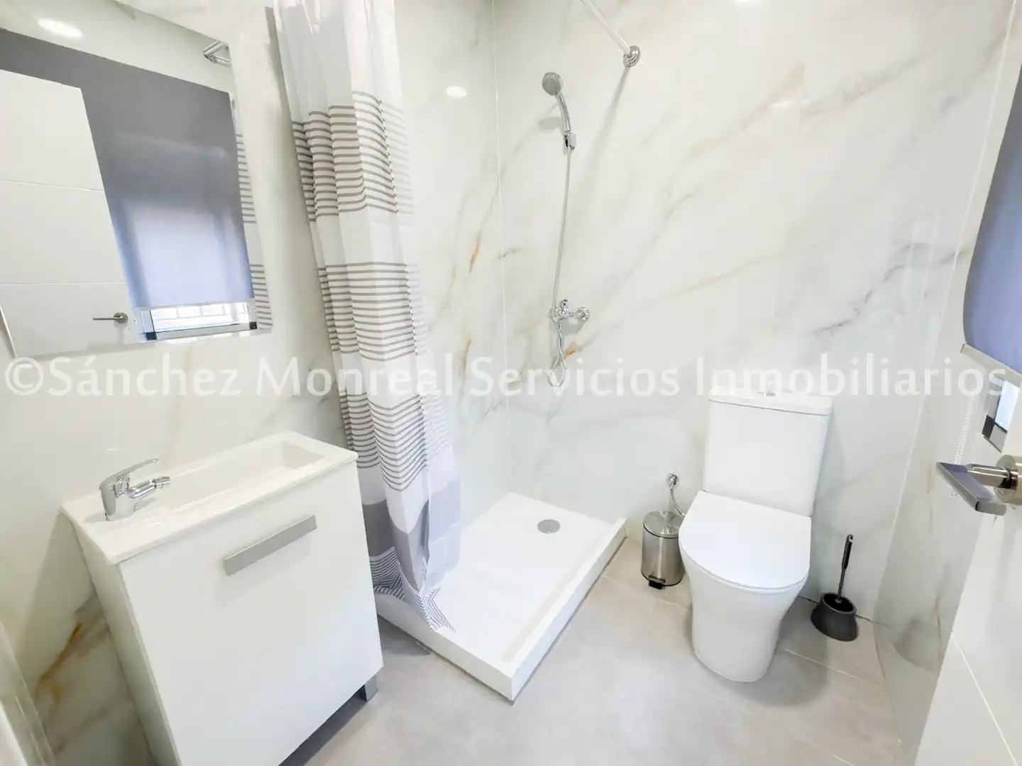 Badezimmer von Wohnung zur Miete in Alcázar de San Juan mit Klimaanlage und Möbliert