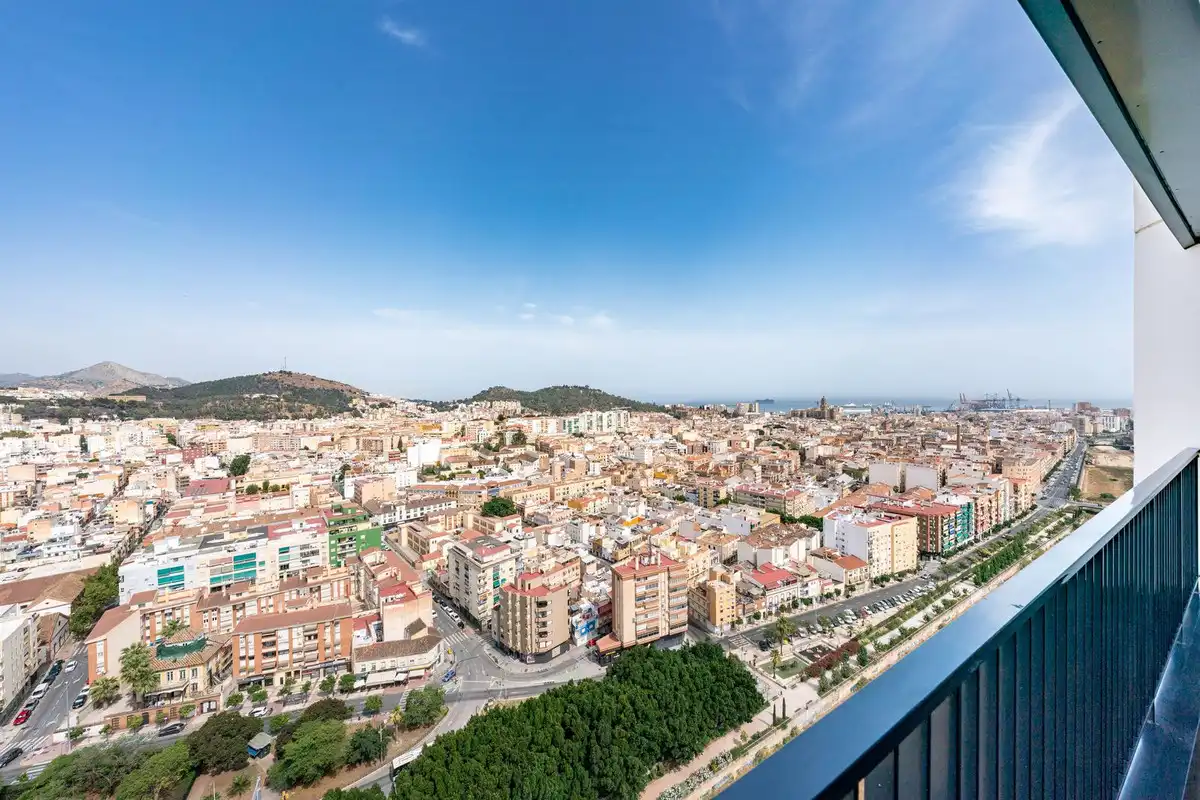 Vista exterior de Apartament en venda en Málaga amb Aire condicionat, Terrassa i Moblat
