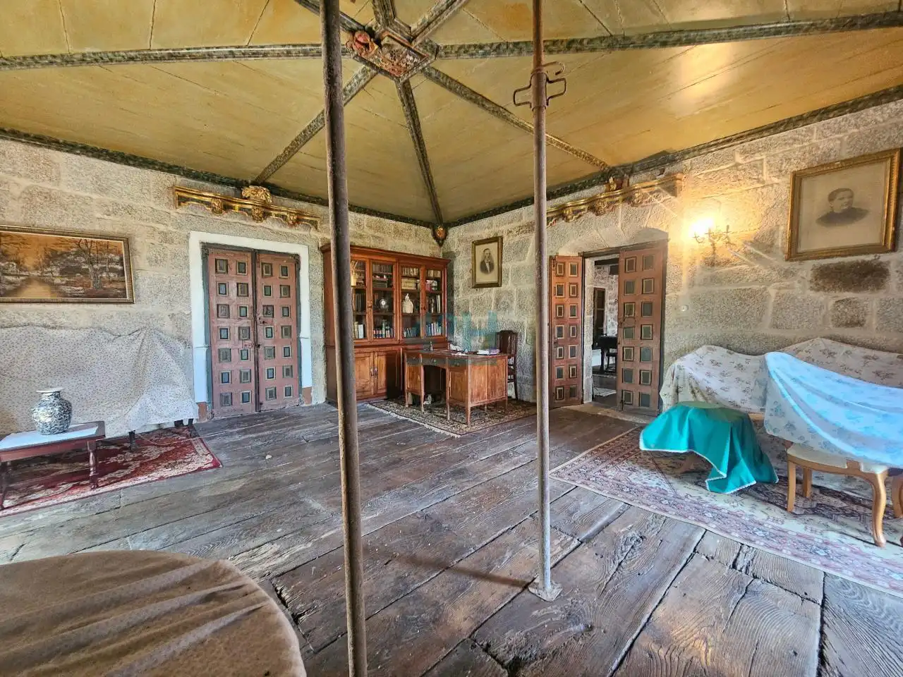 Finca rústica en venta en Beade  con Jardín privado y Amueblado
