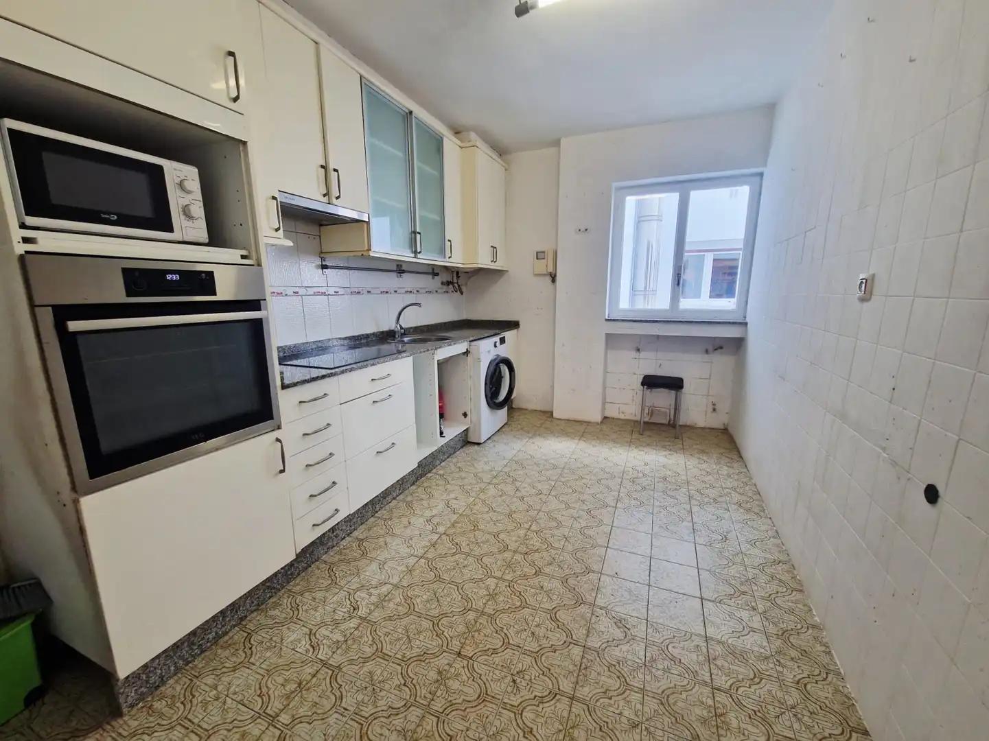 Cocina de Piso en venta en Oviedo  con Calefacción