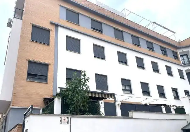 Vista exterior de Piso en venta en Linares