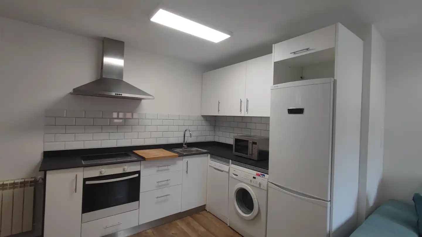 Cocina de Piso en venta en Mieres (Asturias) con Calefacción, Parquet y Trastero