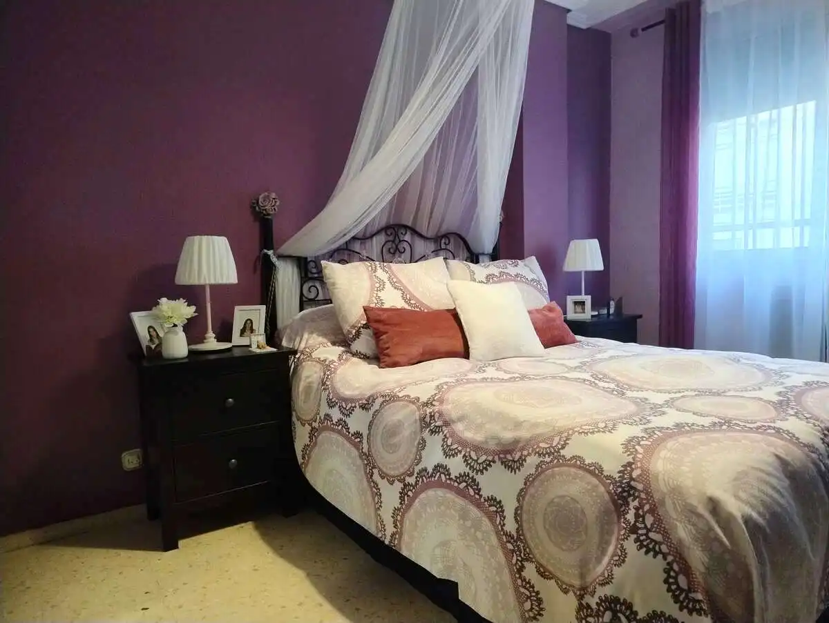 Bedroom of Flat for sale in Sevilla  with Air Conditioner and Balcony