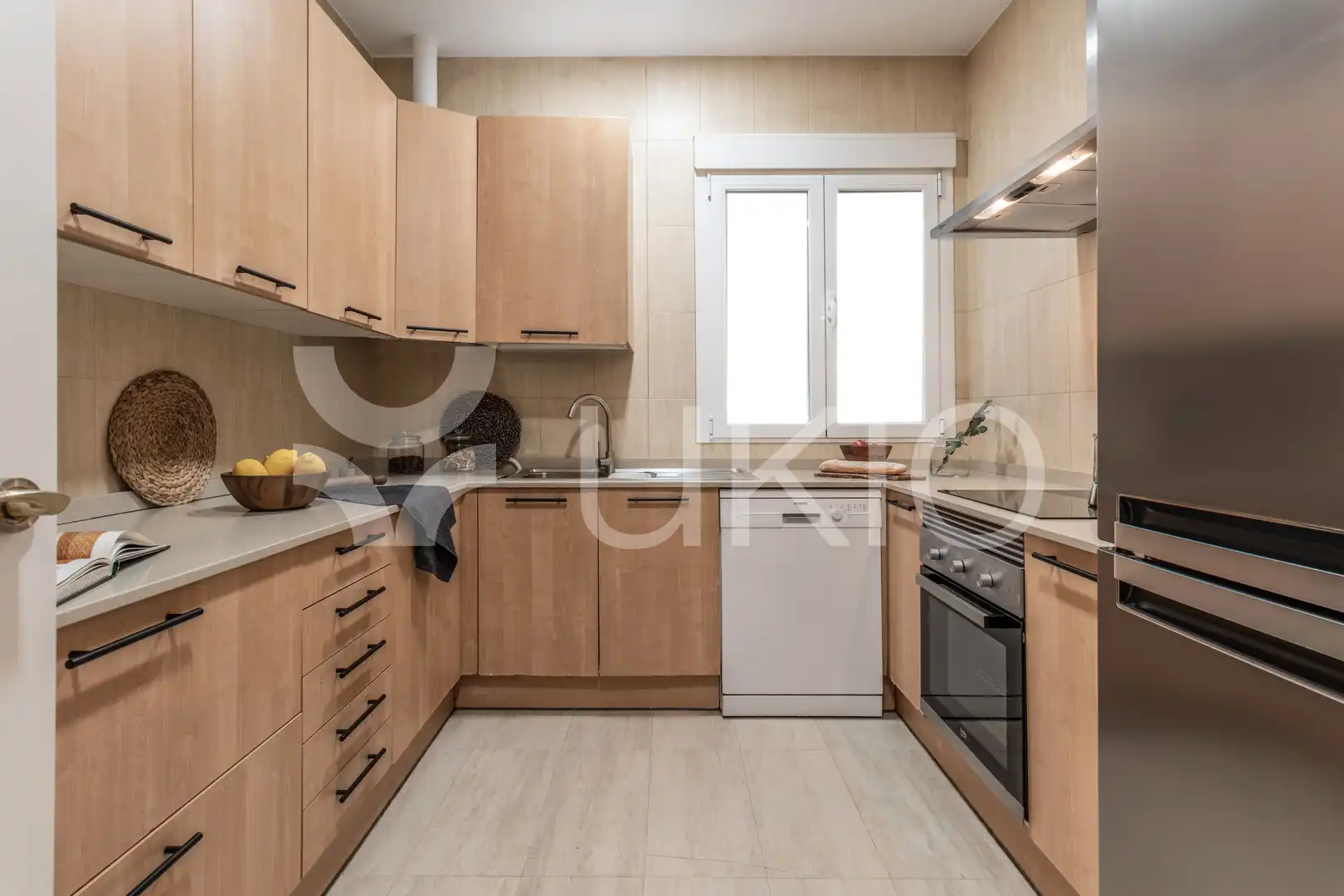 Kitchen of Flat for rent in Madrid  with Air Conditioner, Heating and Terrace