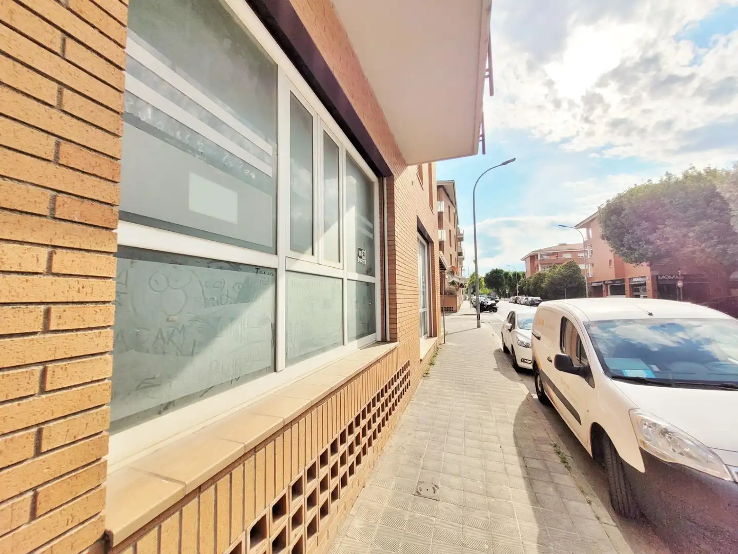 Exterior view of Commercial properties for sale in Figueres