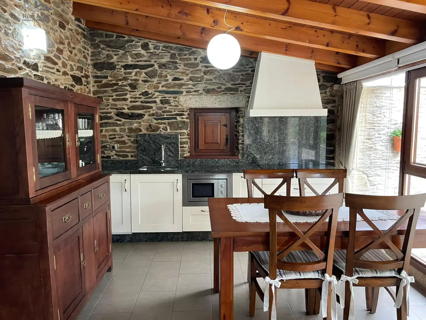 Cocina de Casa o chalet en venta en Ordes con Jardín privado y Trastero