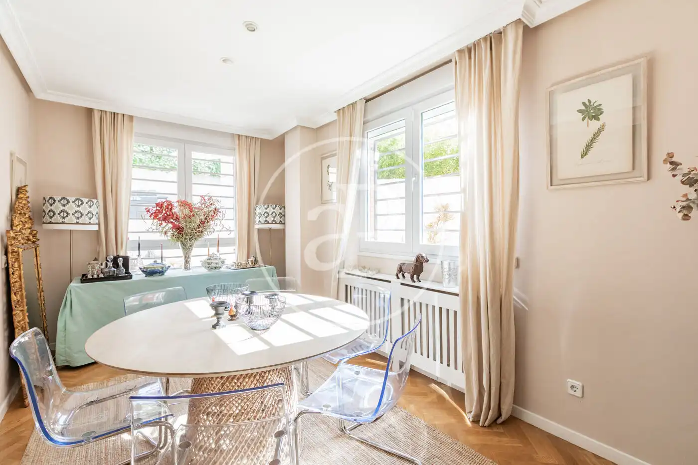 Comedor de Casa adosada en venta en Madrid con Aire acondicionado, Calefacción y Jardín privado