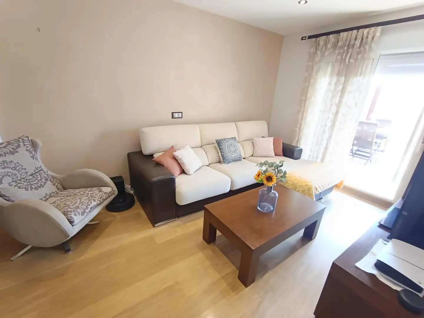 Wohnzimmer von Erdgeschoss zum Verkauf in Casco Urbano