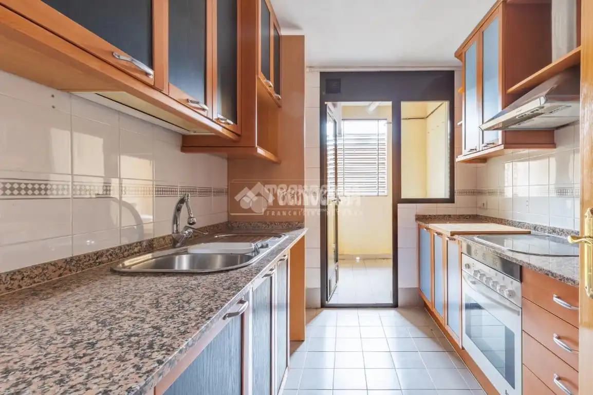 Kitchen of Flat for sale in Madrid  with Heating, Parquet flooring and Storage room