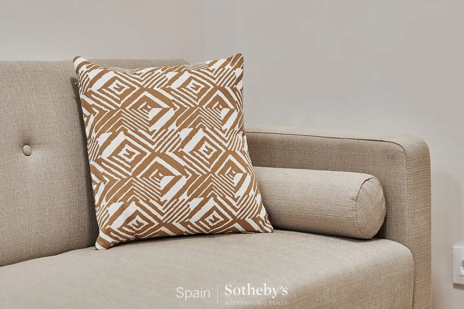 Exterior view of Apartments for sale in  Madrid Capital  with Air Conditioner, Heating and Terrace