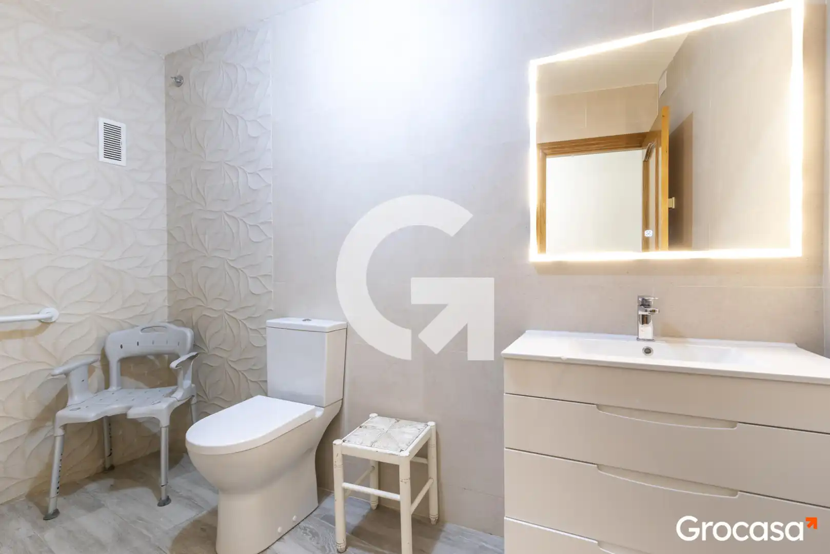 Bathroom of Ground floor for sale in Molins de Rei  with Heating, Terrace and Oven