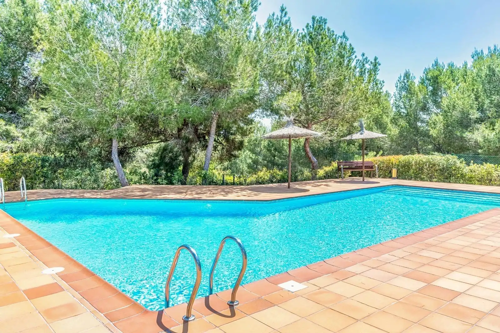 Piscina de Apartament en venda en Orihuela amb Aire condicionat, Calefacció i Jardí privat
