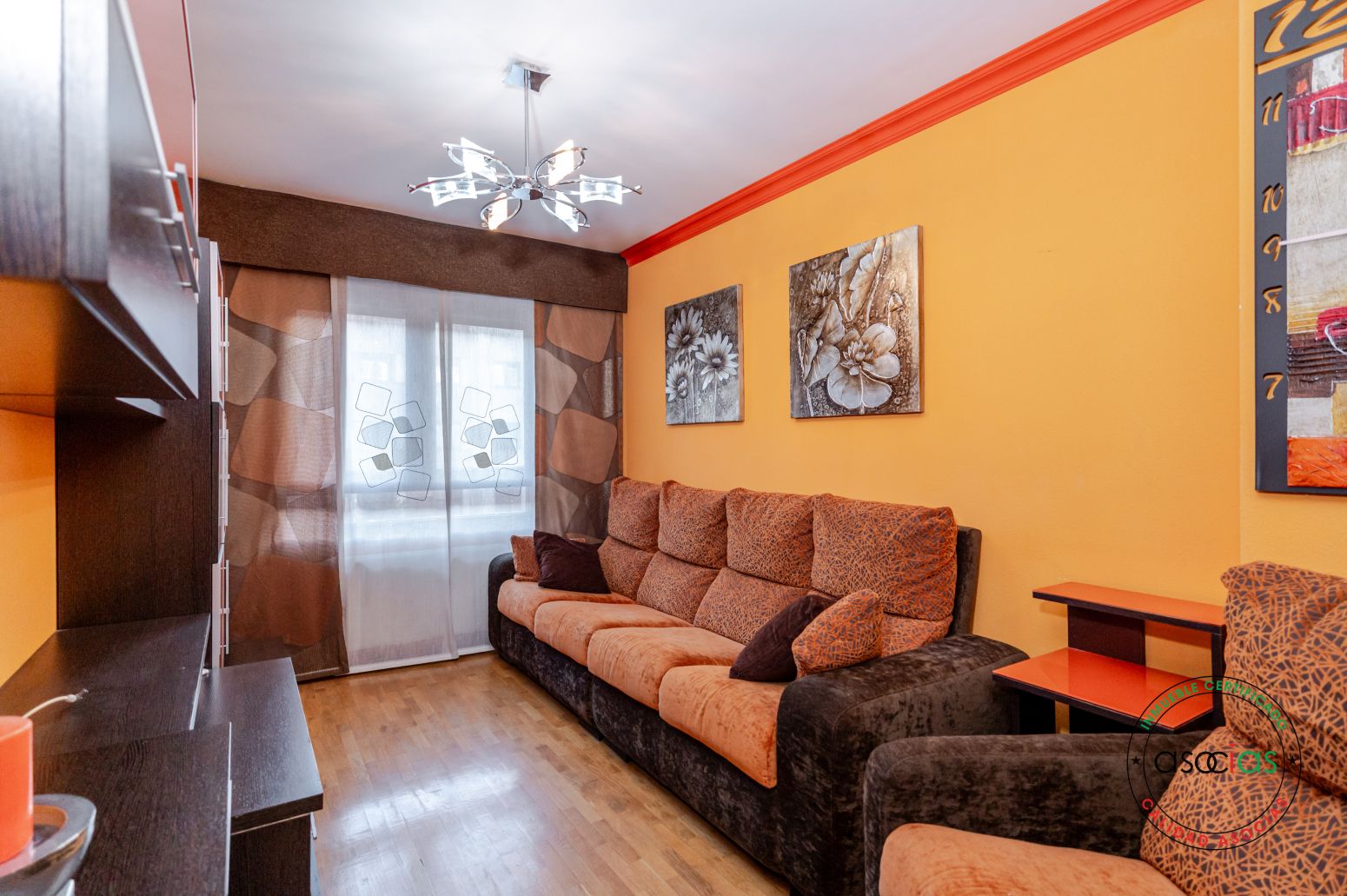 Sala d'estar de Pis en venda en Gijón  amb Calefacció, Parquet i Traster