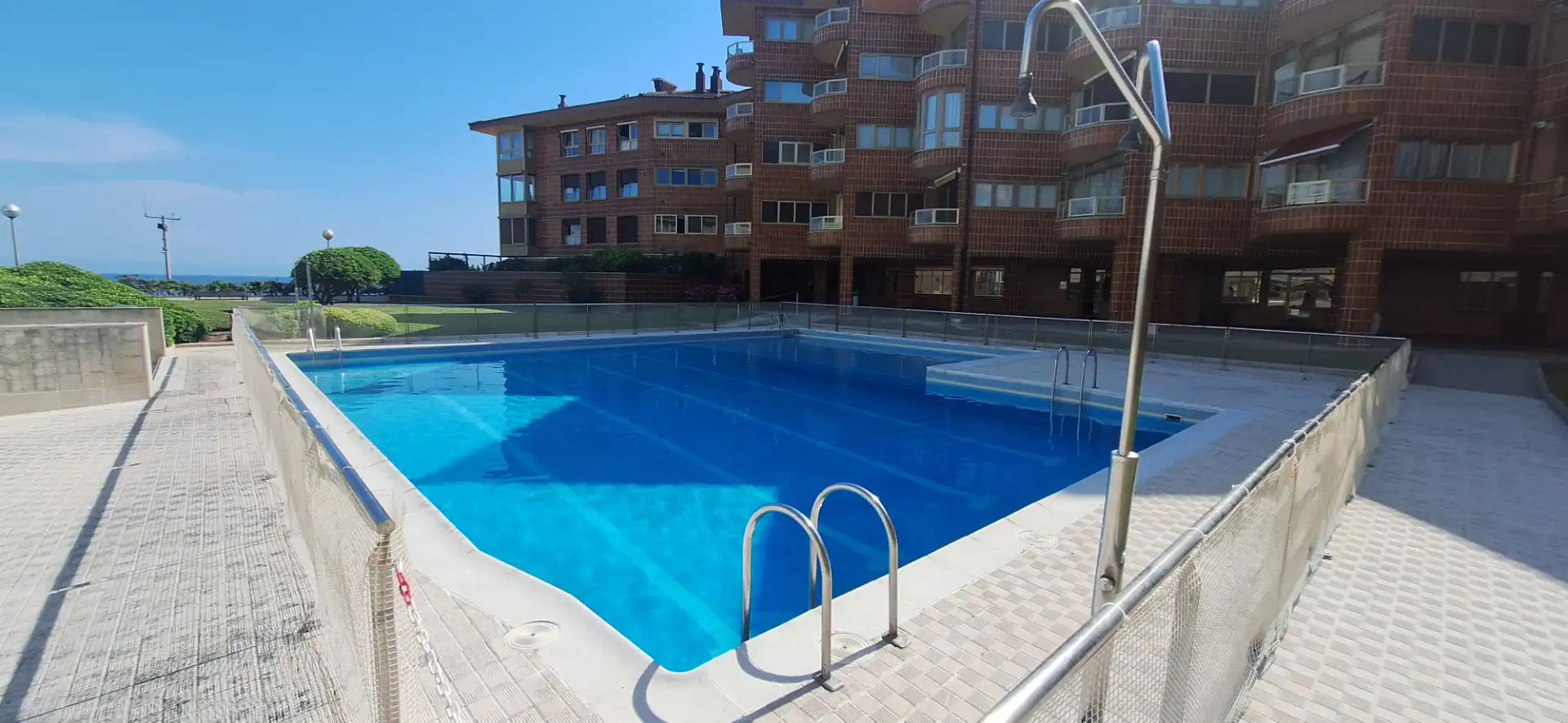 Schwimmbecken von Wohnungen zur Miete in Zarautz mit Möbliert, Ofen und Waschmaschine