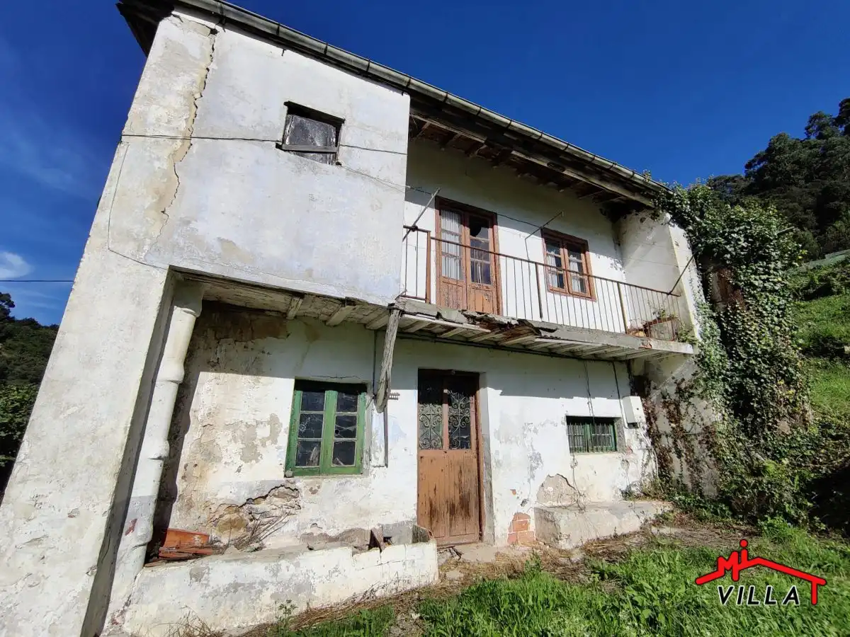 Exterior view of Houses for sale in Laredo