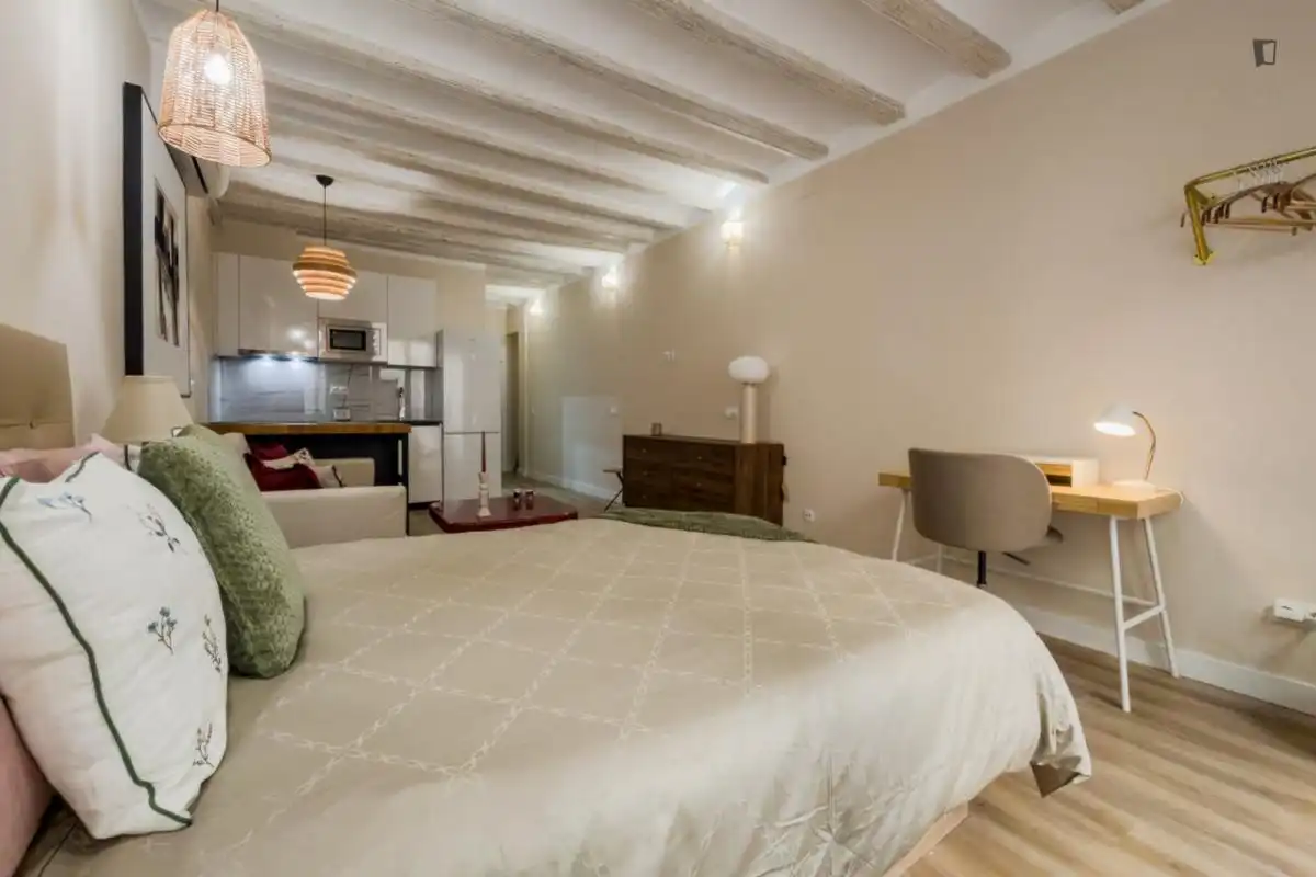 Schlafzimmer von Wohnung zur Miete in Barcelona mit Klimaanlage, Möbliert und Ofen