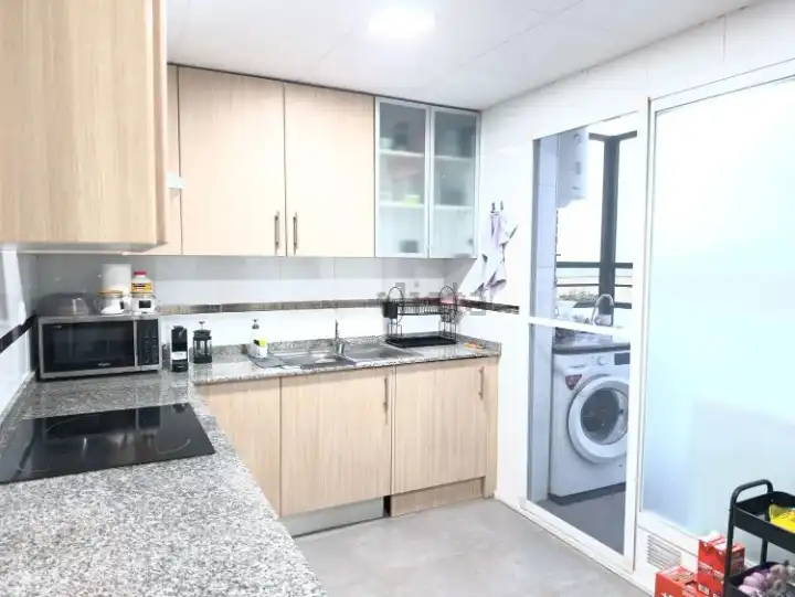 Kitchen of Flat for rent in Silla  with Air Conditioner, Heating and Furnished