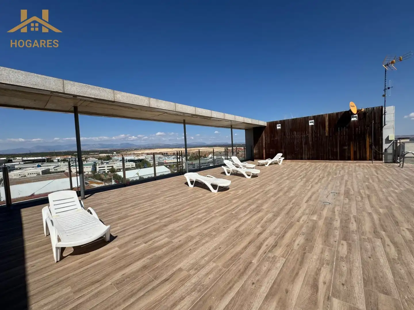 Terrassa de Dúplex en venda en San Sebastián de los Reyes amb Aire condicionat, Calefacció i Piscina comunitària
