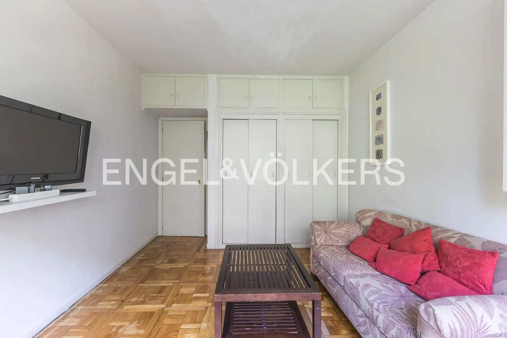 Bedroom of Flat for sale in Madrid  with Heating, Private garden and Parquet flooring