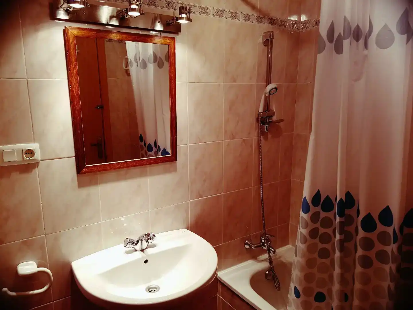 Baño de Piso en venta en Grazalema con Aire acondicionado, Amueblado y Balcón