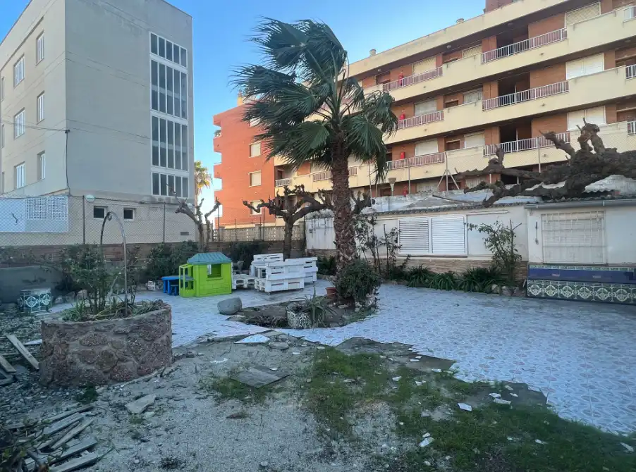 Exterior view of Houses for sale in Cambrils  with Private garden