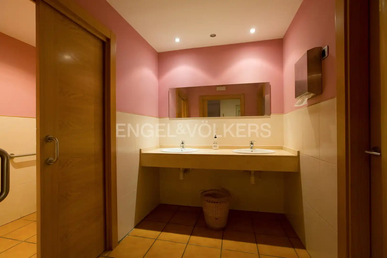 Baño de Casa o chalet de alquiler en Zaratamo con Aire acondicionado, Calefacción y Terraza