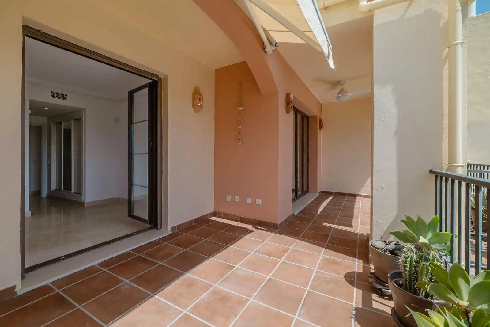 Terrace of Flat for sale in Benahavís  with Air Conditioner, Terrace and Alarm
