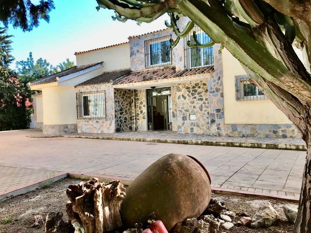 Exterior view of House or chalet for sale in Alicante / Alacant  with Air Conditioner, Heating and Private garden