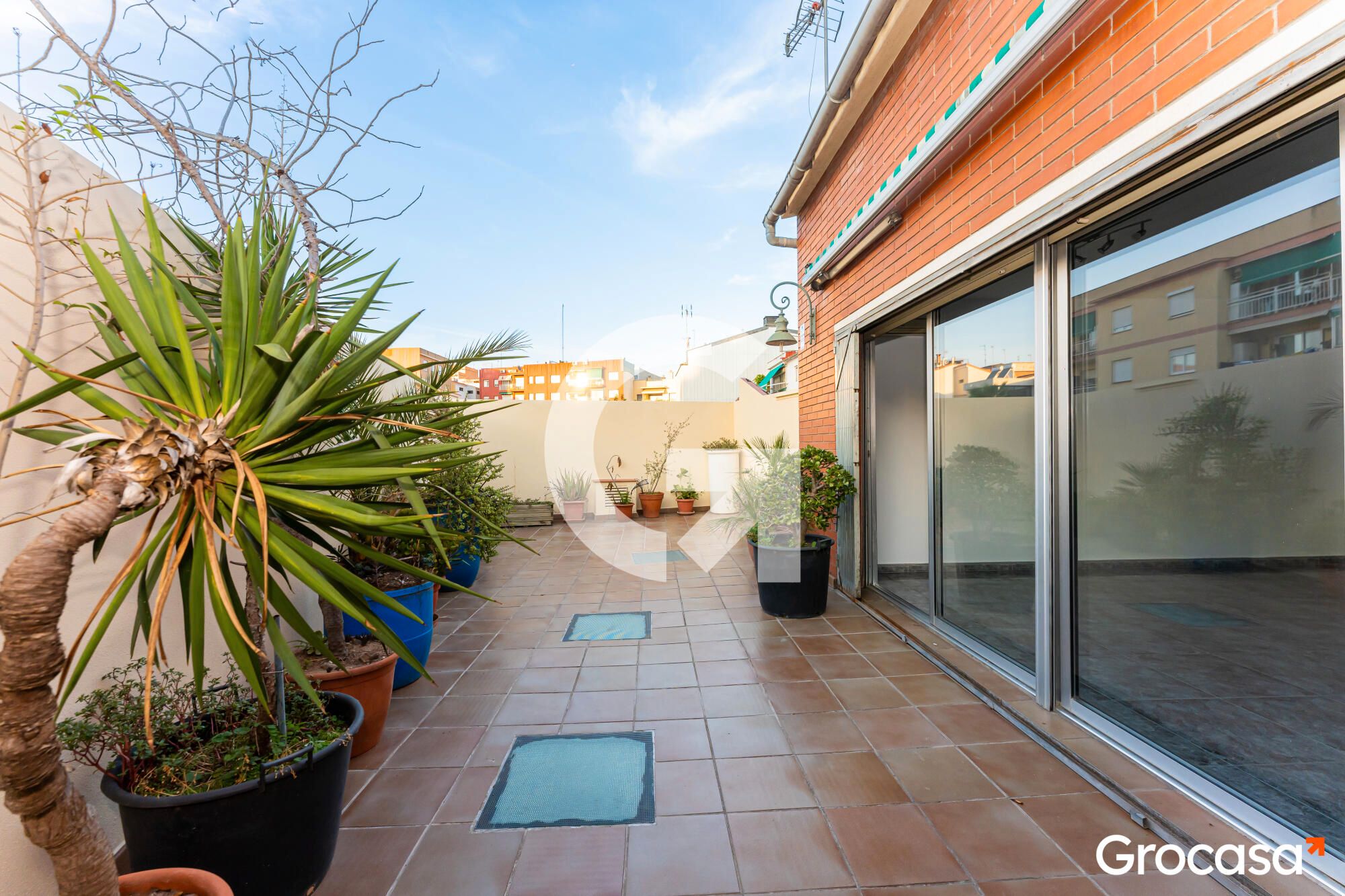 Terrassa de Casa o xalet en venda en Cornellà de Llobregat amb Aire condicionat, Calefacció i Terrassa