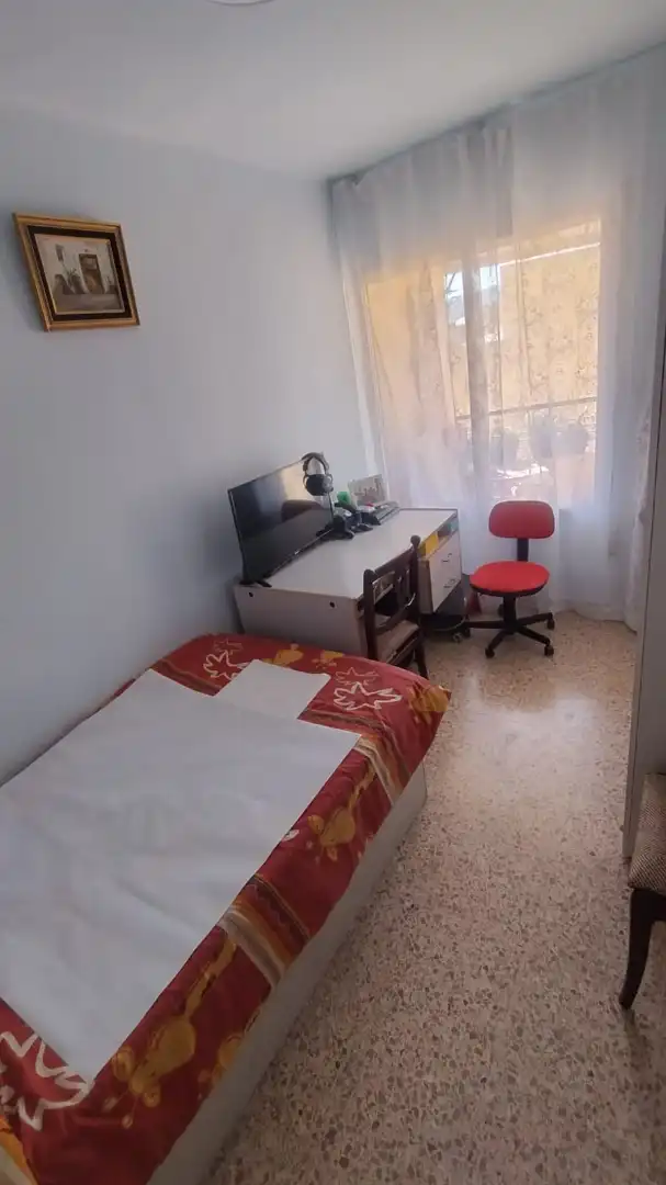 Habitación de Piso en venta en Gilet con Aire acondicionado, Amueblado y Balcón