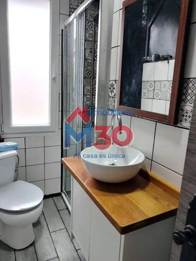 Baño de Apartamento en venta en Miranda de Ebro con Calefacción y Trastero