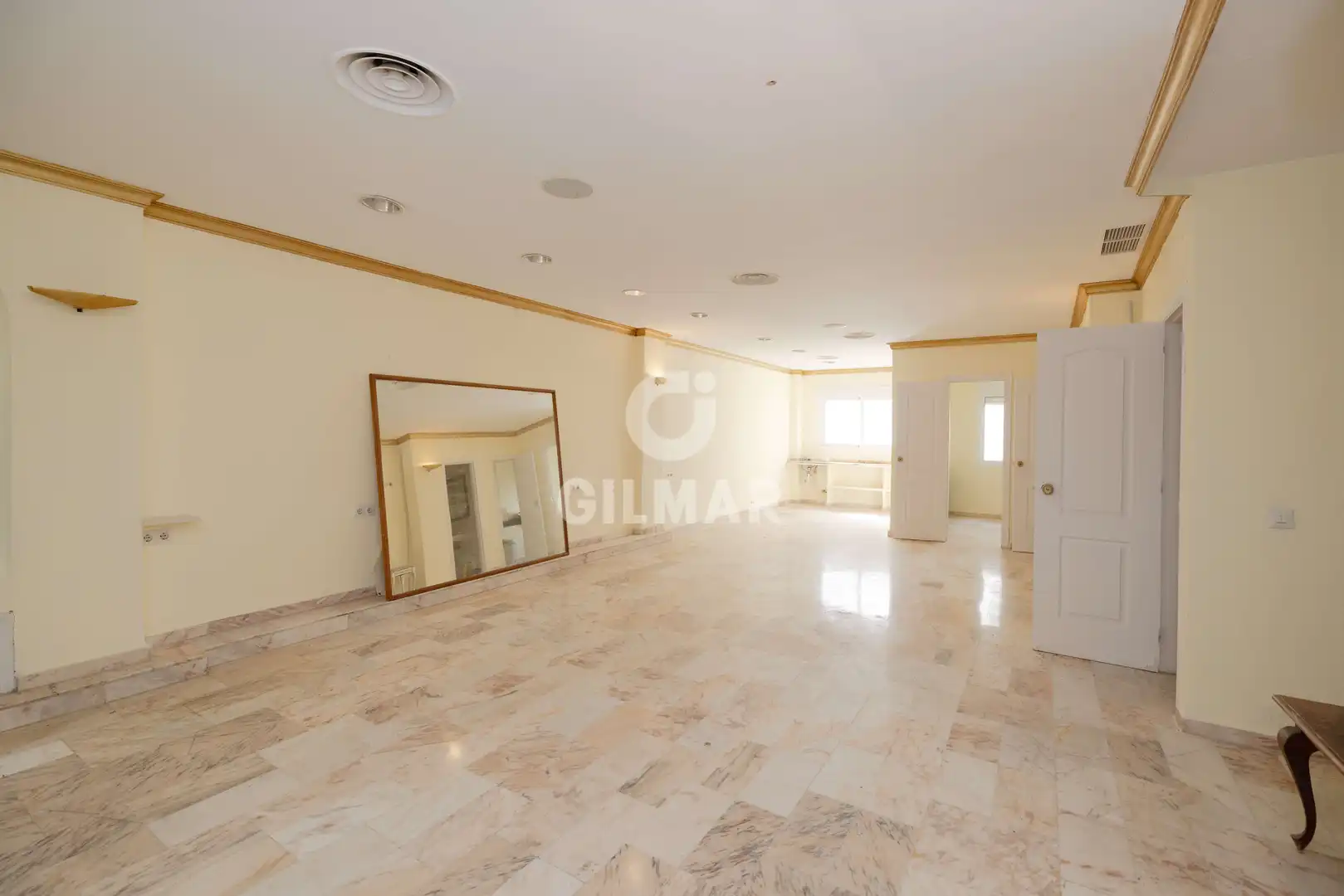 Local en venta en Marbella con Calefacción