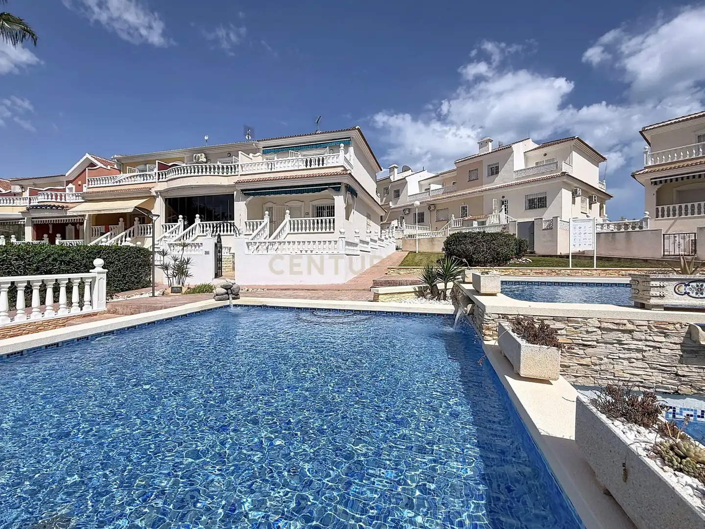 Piscina de Casa adosada en venda en Benijófar amb Aire condicionat i Piscina comunitària