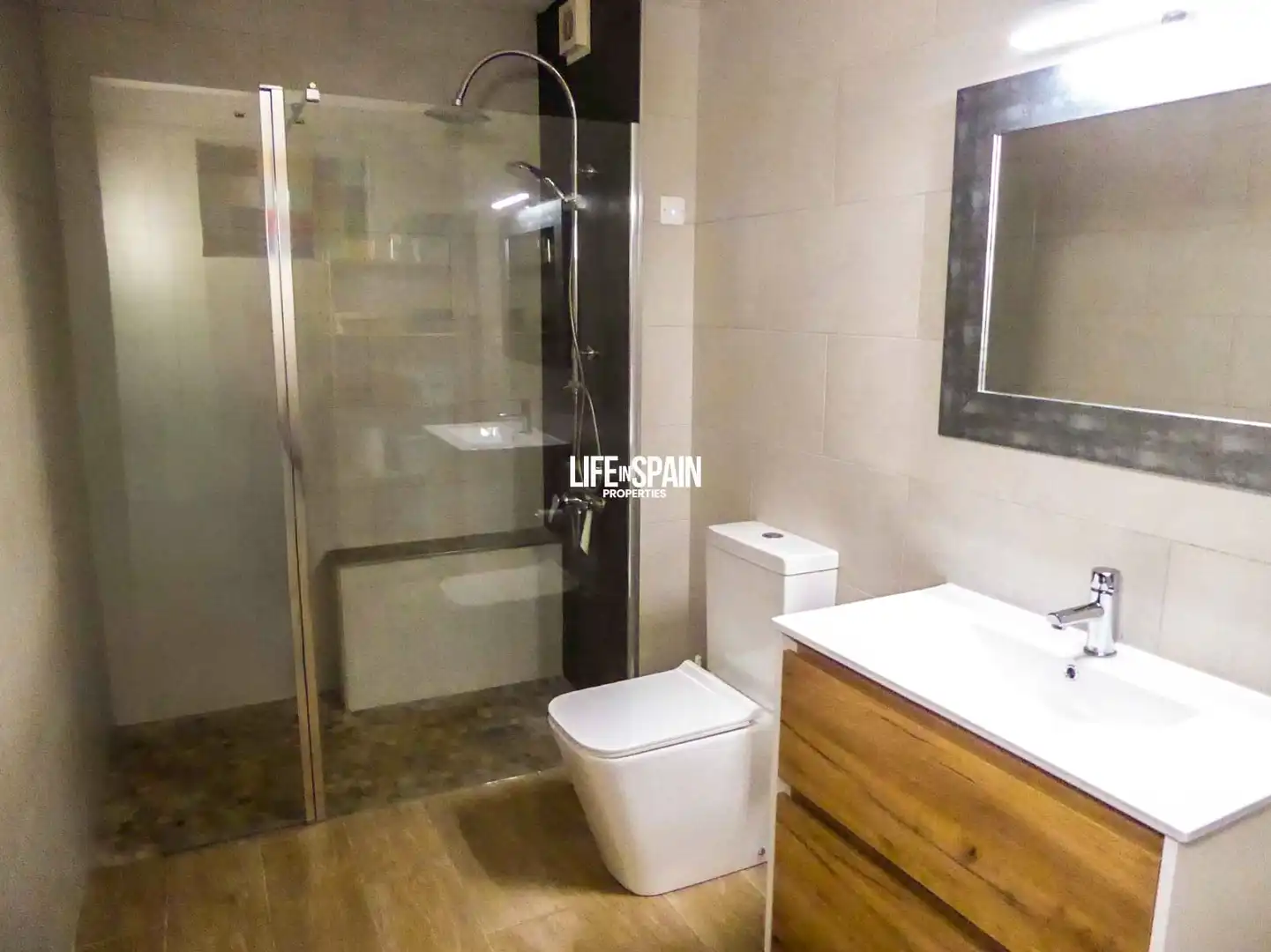 Badezimmer von Country house zum Verkauf in Rasquera mit Klimaanlage, Privatgarten und Terrasse