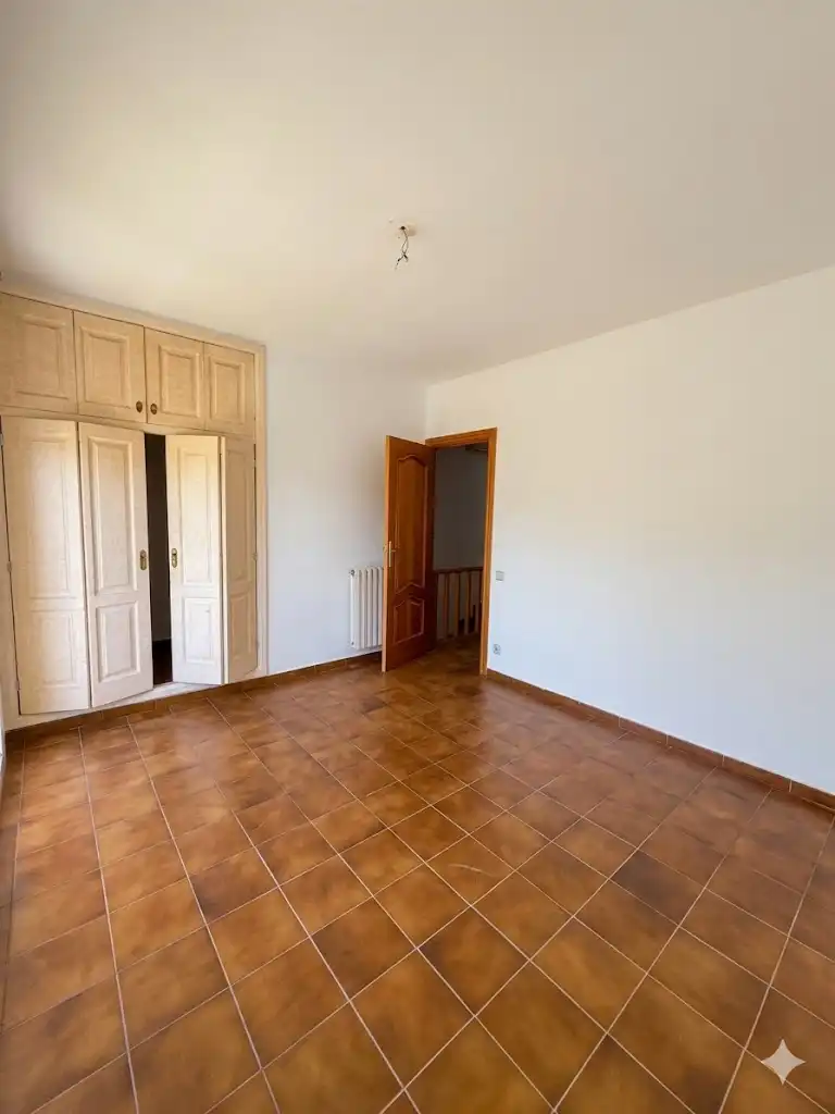 Habitación de Casa adosada en venta en La Palma de Cervelló con Aire acondicionado, Calefacción y Terraza