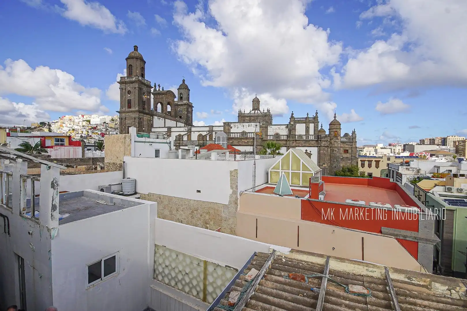 Vista exterior de Casa o xalet en venda en Las Palmas de Gran Canaria amb Terrassa i Balcó