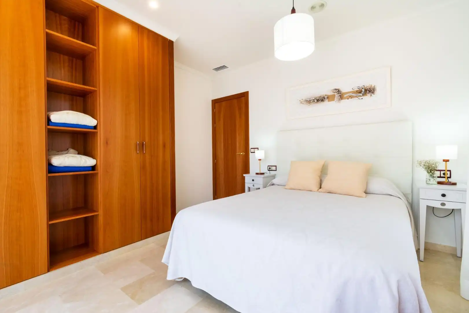 Habitación de Apartamento de alquiler en L'Alfàs del Pi con Aire acondicionado, Terraza y Amueblado